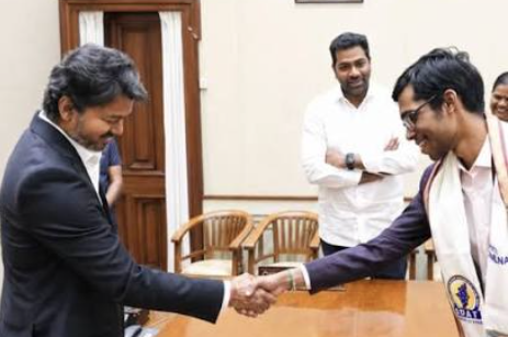 கிராண்ட் செஸ் டூர் பட்டம் வென்ற பிரக்ஞானந்தா: முதல்வர் விஜய் வாழ்த்து!